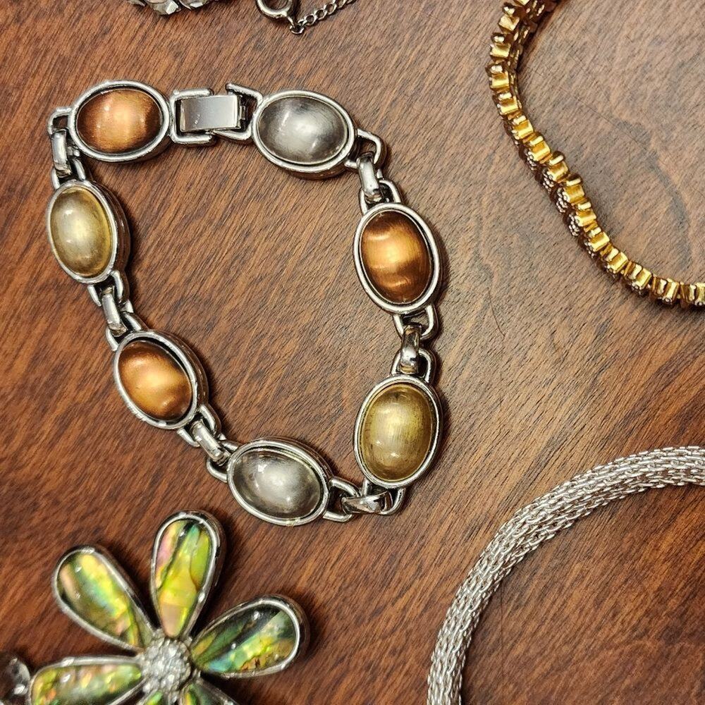 MONET, Lia Sophia, LC Lauren Conrad bracelet‎ and pendant lot - Picture 2 of 9
